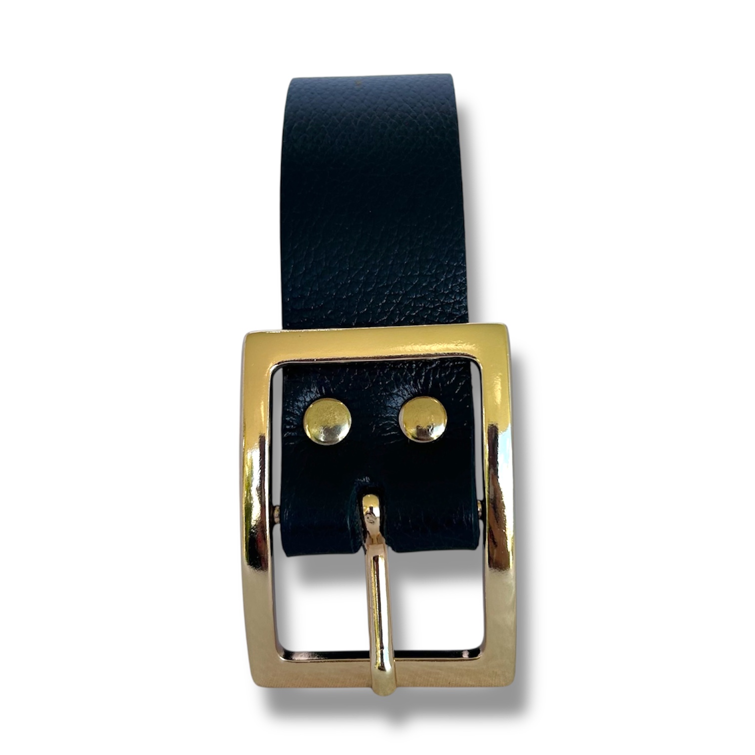 Cinto negro con hebilla dorada rectangular