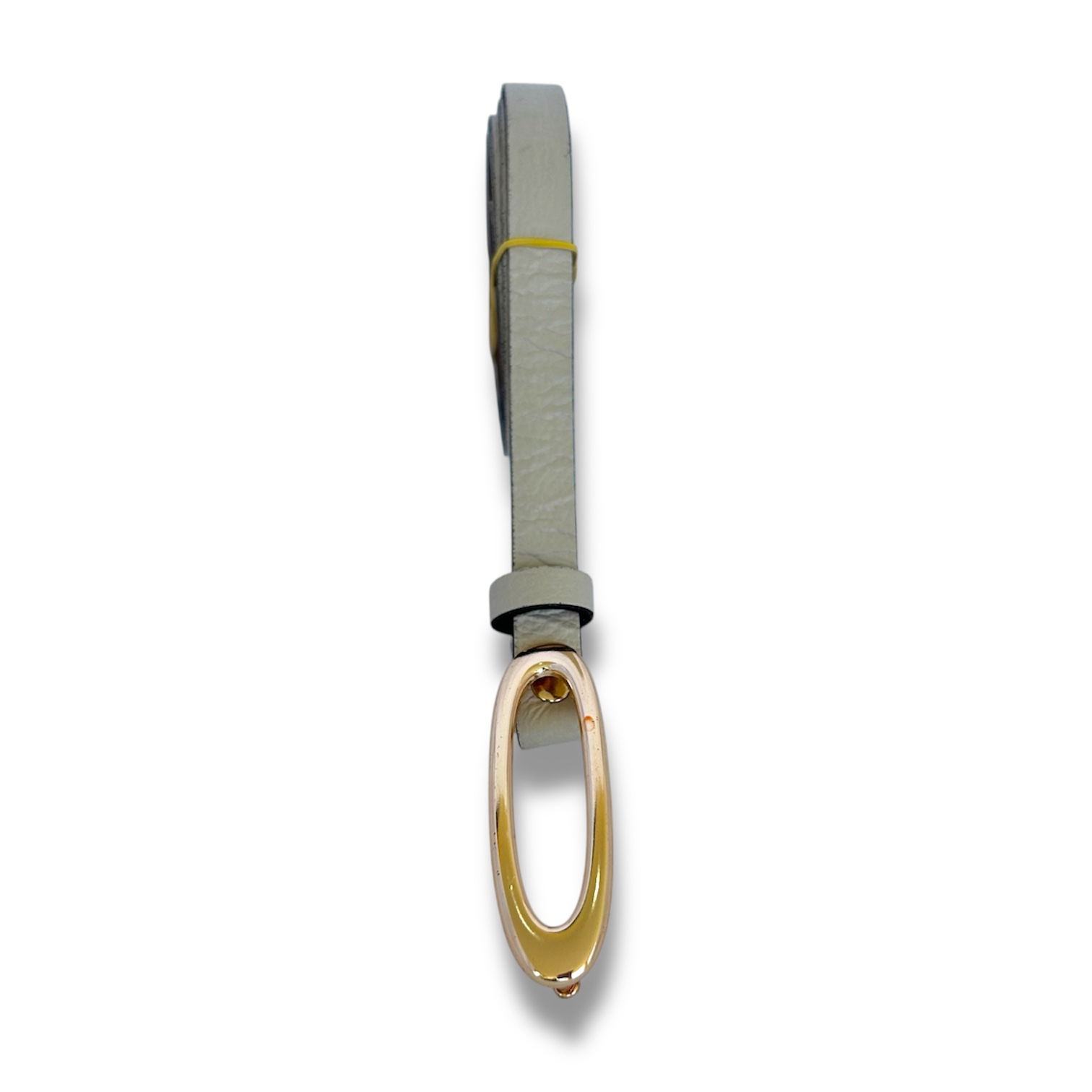Cinturón off white con hebilla dorada ovalada