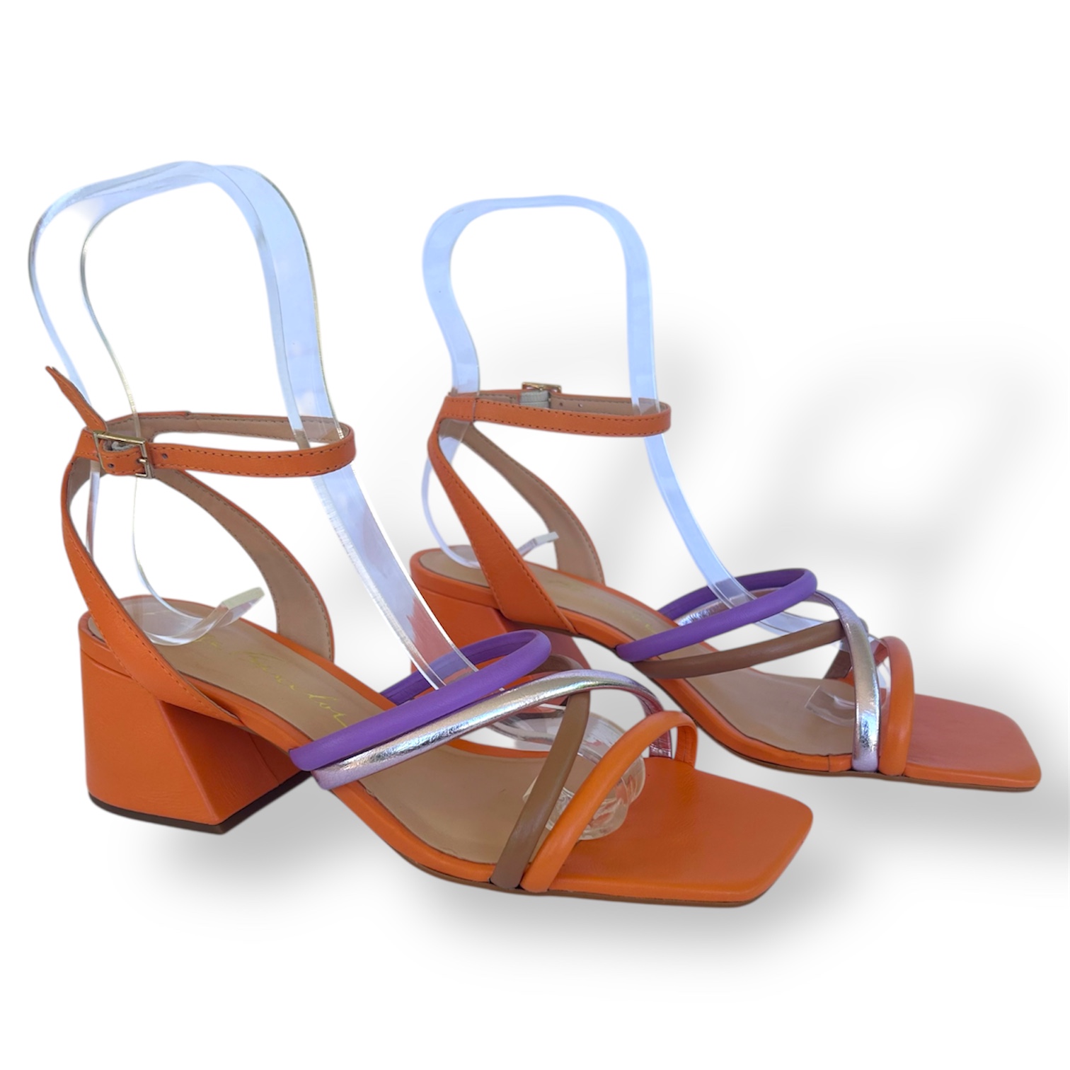 Sandalia Luiza Barcelos New Veneto con tiras multicolor y tacón medio