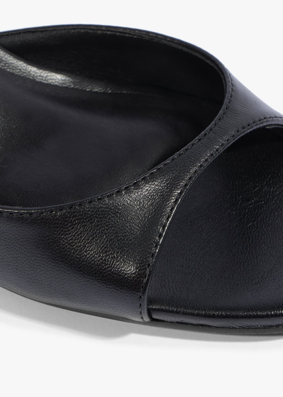 Sandália Schutz Kaycee Mid moño negro view 5